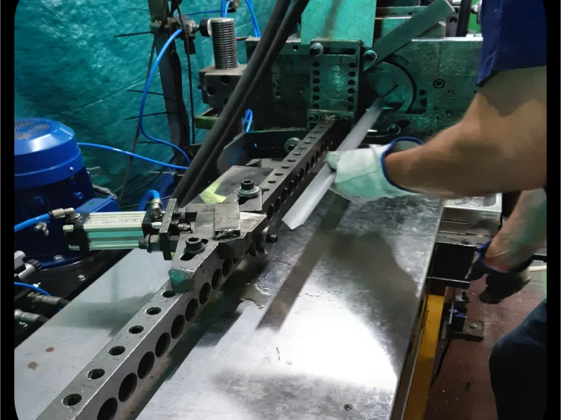 Carro de transporte fabricado en acero inoxidable por distribuidor en Bizkaia